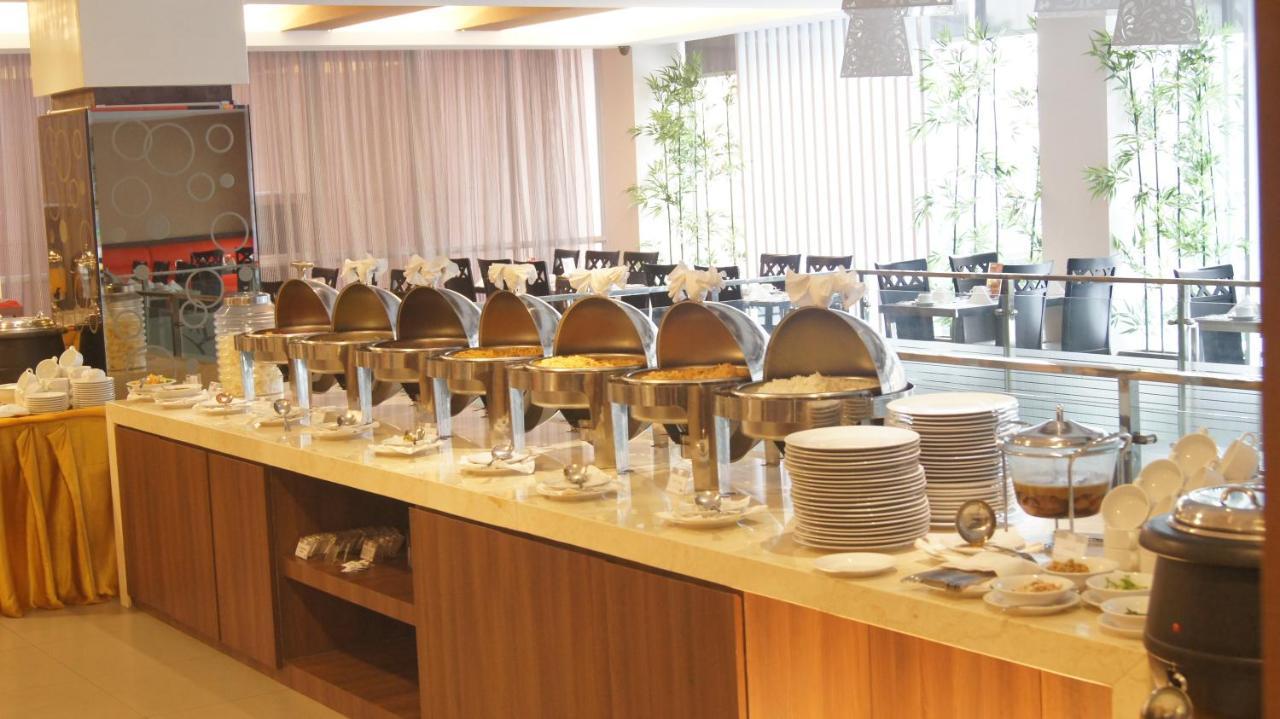 Winstar Hotel Pekanbaru Extérieur photo