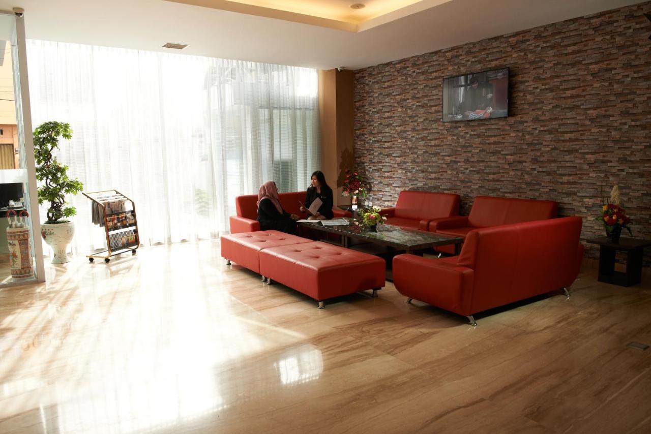 Winstar Hotel Pekanbaru Extérieur photo