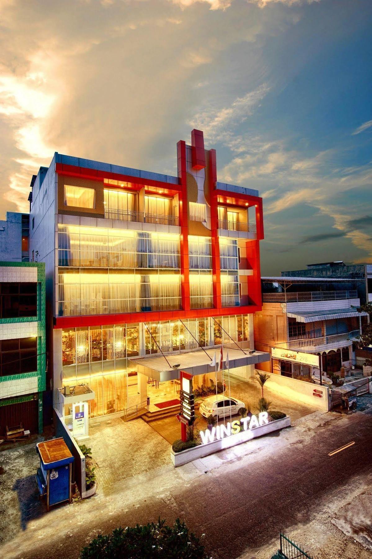 Winstar Hotel Pekanbaru Extérieur photo